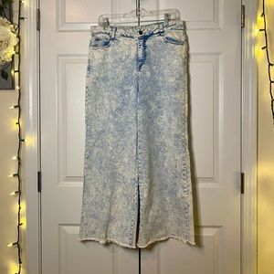 Acid wash capris by Easel - Size Large